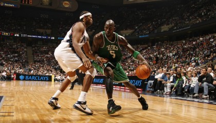 开云体育官方下载-“裁判判罚引争议，中超比赛中遇到的挑战”，中超裁判要求